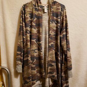 Camo lightweight hooded flyaway jacket
